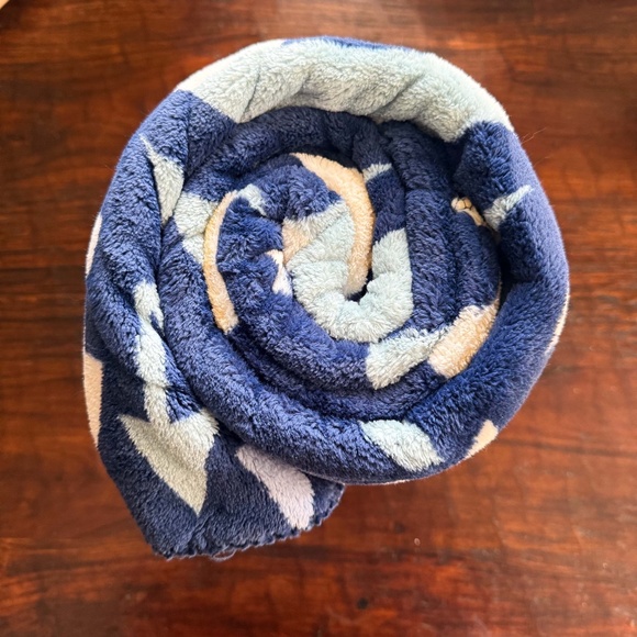 NWT Pendleton Big Thunder Navy Aztec Southwestern Geometric Fleece Throw Blanket - Picture 10 of 10